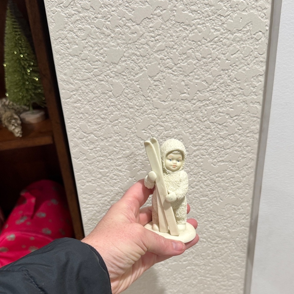 Snow bunny Skiing Figurine